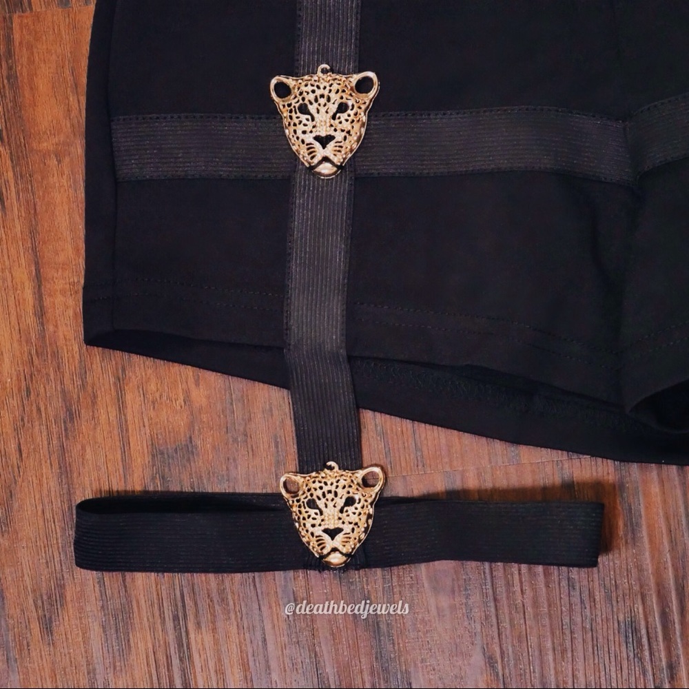 ⚡Pre-Order⚡ Gold Leopard Goddess Garter Shorts - Picture 5 of 7